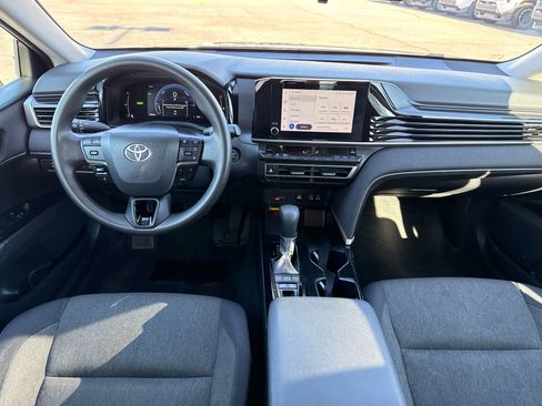 Used 2025 Toyota Camry LE FWD image 15