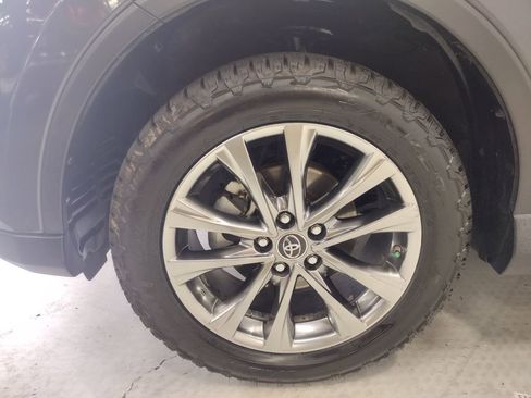 Used 2017 Toyota RAV4 Limited AWD/4WD image 6