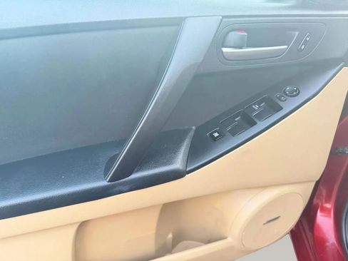 Used 2011 MAZDA MAZDA3 i Touring image 9