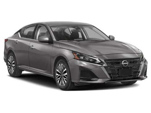Used 2023 Nissan Altima 2.5 SV w/ SV Premium Package AWD/4WD image 9