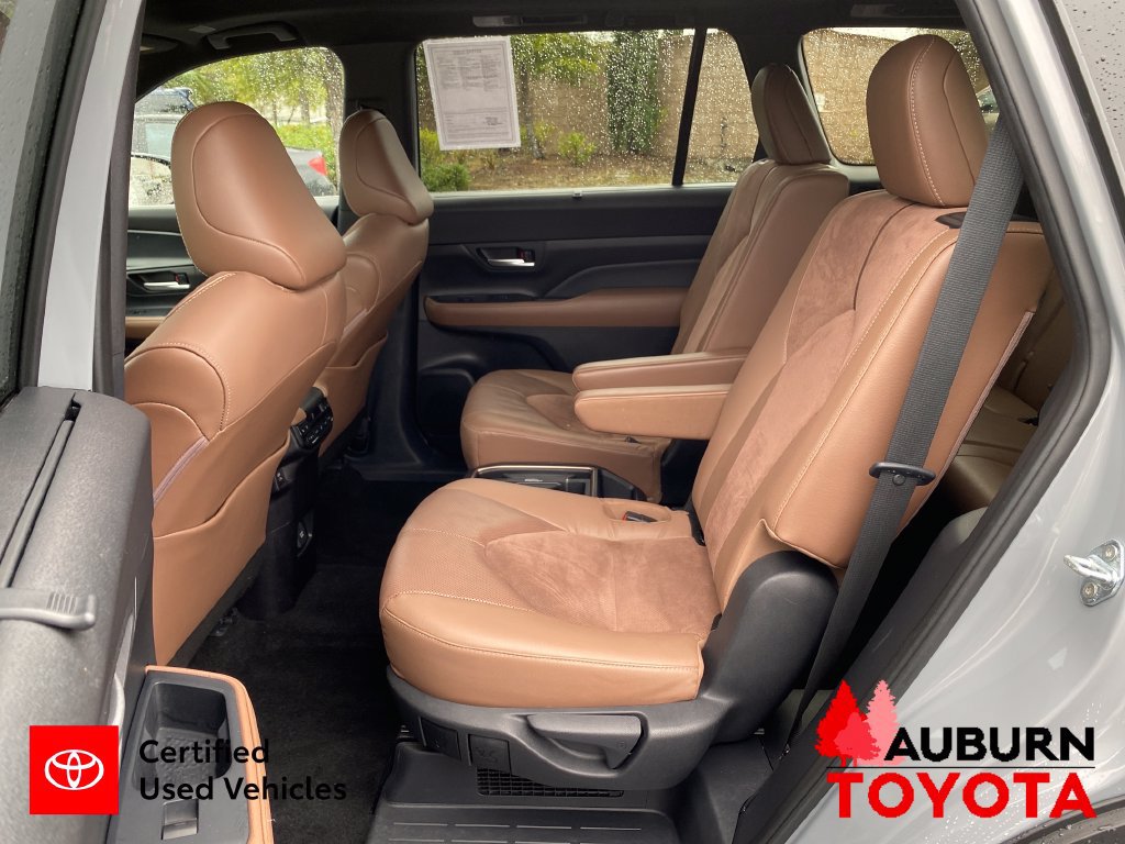 Certified 2025 Toyota Grand Highlander AWD Hybrid image 19