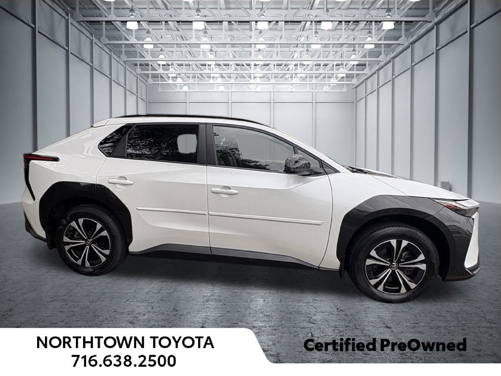 Used 2023 Toyota bZ4X AWD image 3