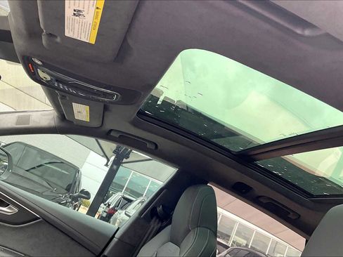 New 2025 Audi SQ8 Prestige image 17