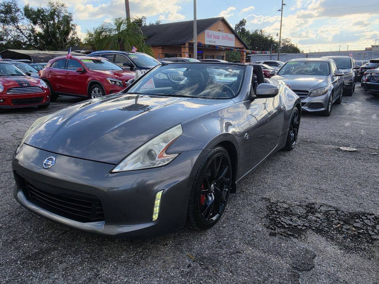 Used 2014 Nissan 370Z Touring w/ Sport Package RWD image 2
