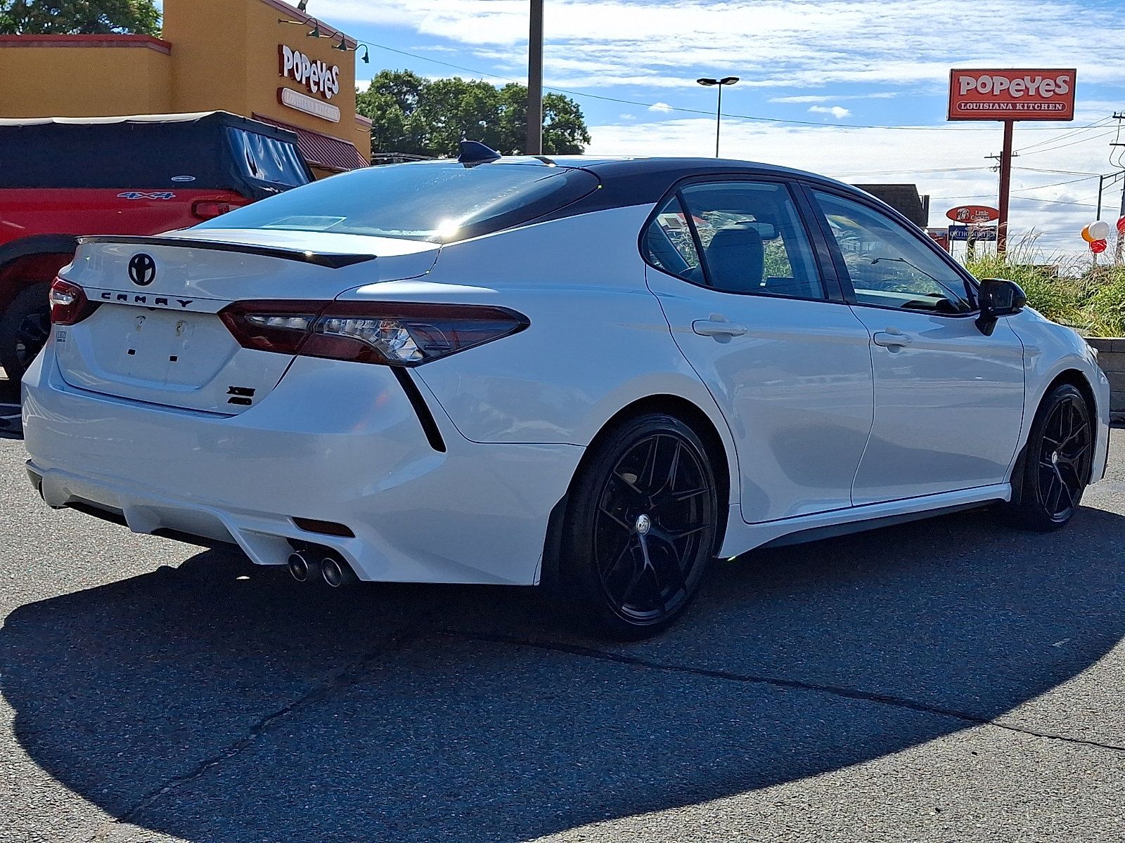 Used 2022 Toyota Camry XSE AWD/4WD image 7