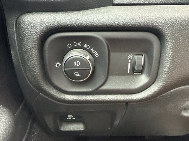 Used 2023 RAM 1500 Big Horn AWD/4WD image 32