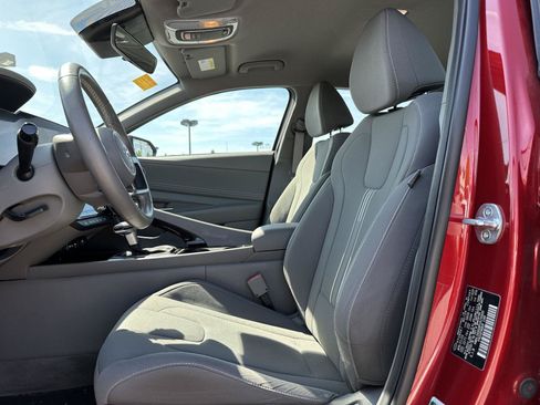 Certified 2023 Hyundai Elantra SEL w/ Convenience Package FWD image 11