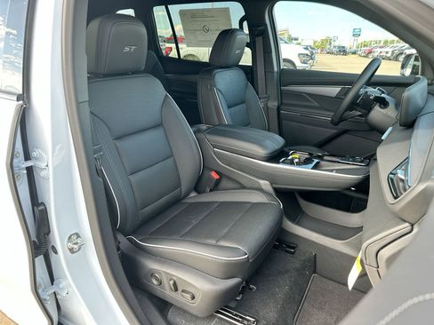 New 2026 Buick Enclave Sport Touring w/ LPO, Illumination Package image 24