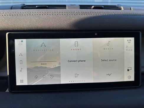 Used 2023 Land Rover Defender 110 S image 26