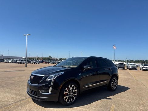 Used 2022 Cadillac XT5 Sportv w/ Platinum Package AWD/4WD image 9