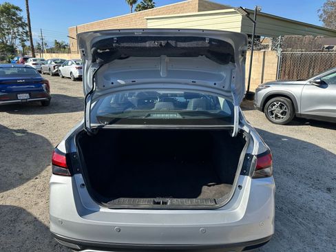 Used 2025 Nissan Versa SV image 29