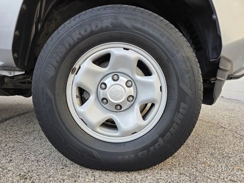 Used 2018 Toyota Tacoma SR image 25