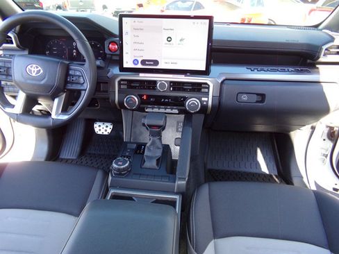 Used 2024 Toyota Tacoma TRD Sport AWD/4WD image 32