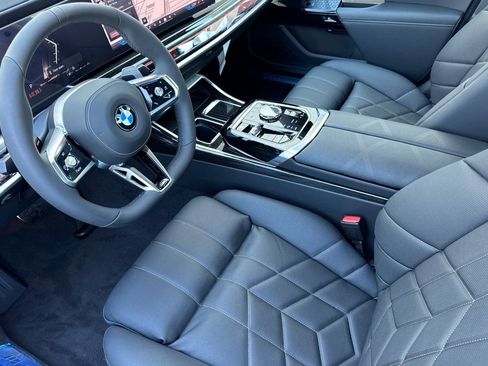New 2025 BMW 740i image 4