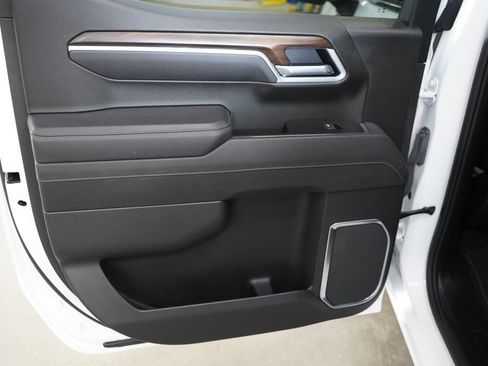 Used 2025 GMC Sierra 1500 SLT RWD image 31
