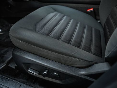Used 2017 Ford Fusion SE FWD image 36