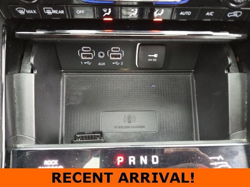 Used 2023 Jeep Grand Cherokee Overland w/ Luxury Tech Group IV image 17