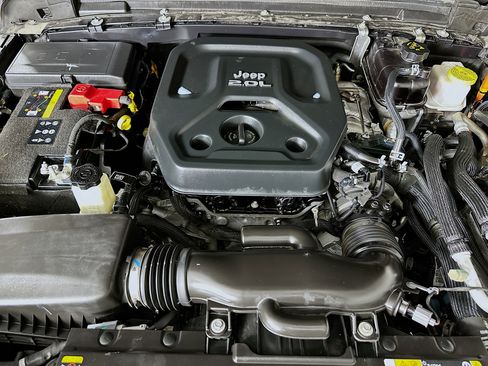 Used 2021 Jeep Wrangler Sahara image 31