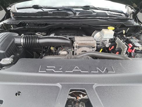 Used 2019 RAM 1500 Laramie AWD/4WD image 25