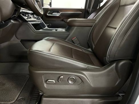 Used 2025 GMC Sierra 2500 Denali w/ Denali Reserve Package AWD/4WD image 33