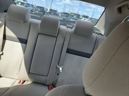 Used 2014 Toyota Camry LE image 14
