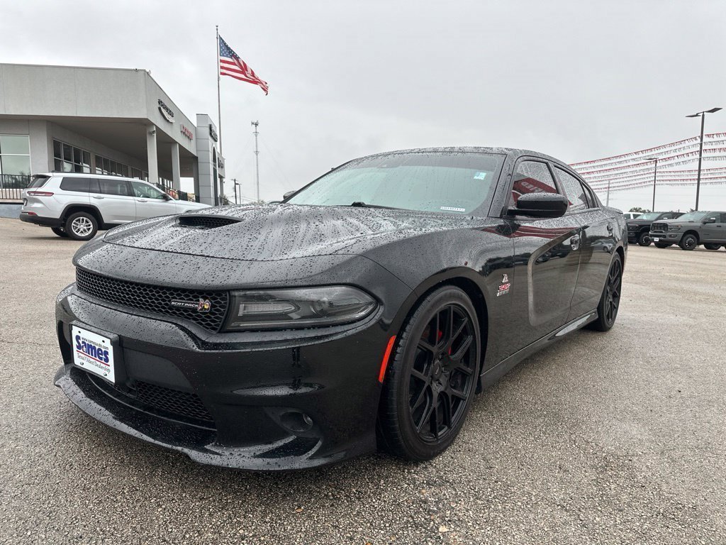 Used 2016 Dodge Charger R/T Scat Pack w/ Technology Group RWD image 2