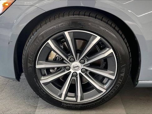 Used 2022 Volvo S60 B5 Momentum FWD image 8