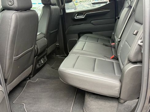 Certified 2026 GMC Sierra 1500 SLT AWD/4WD image 19