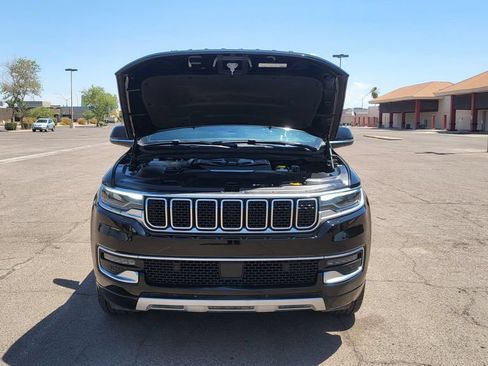 Used 2024 Jeep Wagoneer Series II w/ Flexible Seating Group AWD/4WD image 44