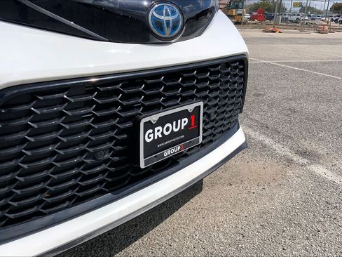 Used 2025 Toyota Sienna XSE w/ XSE Plus Package image 29