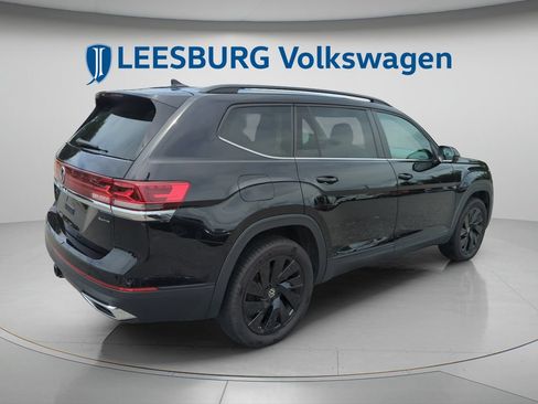 Certified 2025 Volkswagen Atlas SE w/ Black Wheel Package AWD/4WD image 6