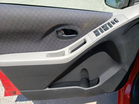 Used 2010 Toyota Yaris 4-Door Hatchback FWD image 11