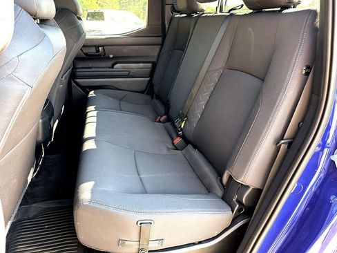 Certified 2025 Toyota Tacoma SR5 w/ SR5 Upgrade Package AWD/4WD image 17