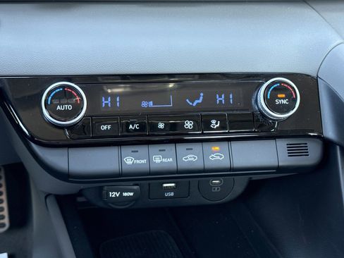 Certified 2025 Hyundai Elantra Sport image 24