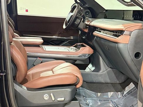 New 2026 Lincoln Navigator L Reserve AWD/4WD image 60
