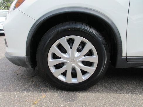 Used 2017 Nissan Rogue S FWD image 20