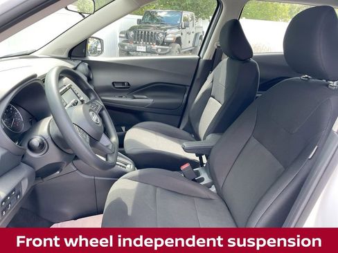 New 2025 Nissan Kicks Play S image 22