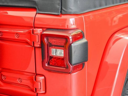 Used 2021 Jeep Wrangler Unlimited Sahara w/ Safety Group image 7