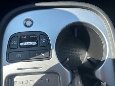 New 2026 Hyundai Ioniq 9 Calligraphy image 14