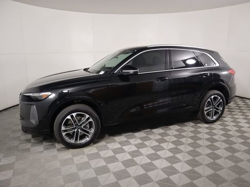 Used 2025 Audi Q5 Premium Plus w/ Premium Plus image 8