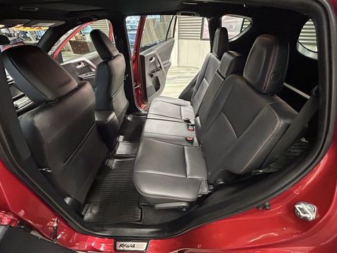Used 2016 Toyota RAV4 SE image 48