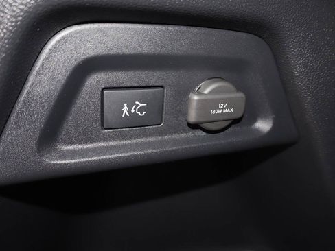 Used 2025 Honda Pilot Elite image 12
