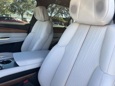 New 2026 Cadillac Vistiq Luxury image 22