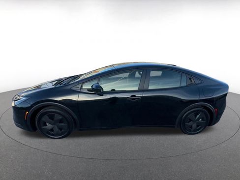 Used 2025 Toyota Prius LE image 10