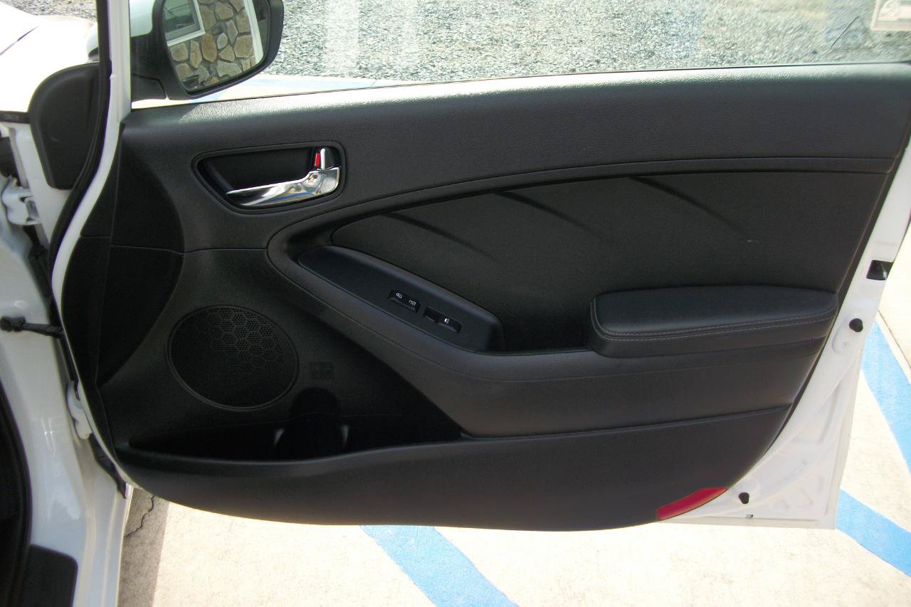 Used 2016 Kia Forte EX FWD image 6