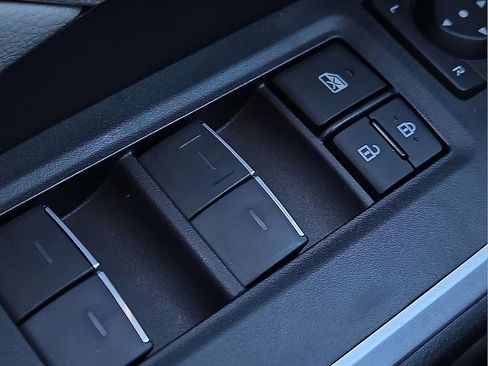 Used 2024 Toyota RAV4 XLE Premium image 17