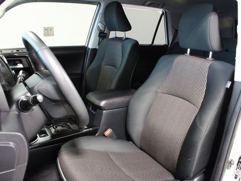 Used 2023 Toyota 4Runner TRD Off-Road image 8