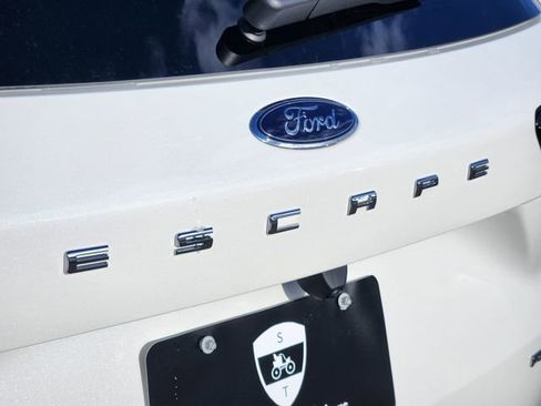 New 2025 Ford Escape ST-Line w/ Tech Pack #1 image 16