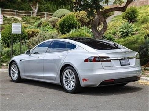 Used 2017 Tesla Model S RWD image 3