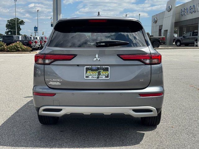 Used 2023 Mitsubishi Outlander SE FWD image 5